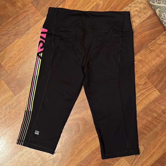 BNWOT Victoria’s secret sport knockout biker shorts - Picture 12 of 13